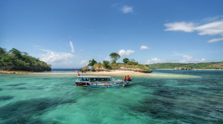 EXOTIC PINK BEACH LOMBOK